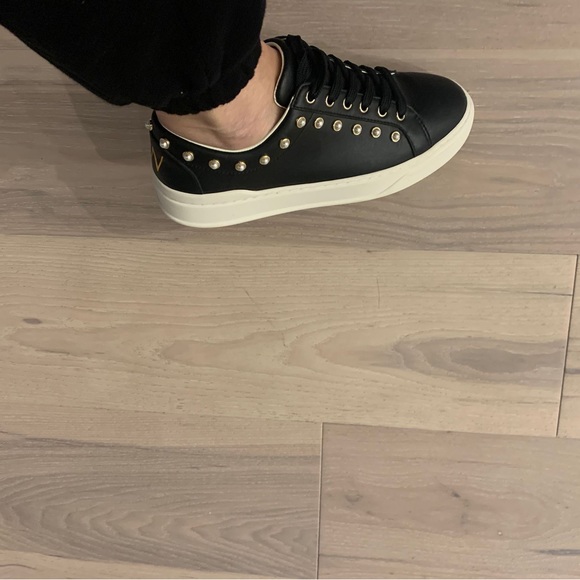 Authentic Stuart Weitzman Fancy Leather Sneakers - Picture 4 of 4